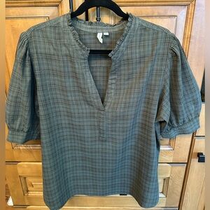 Split Neck Top (EUC) elbow sleeve